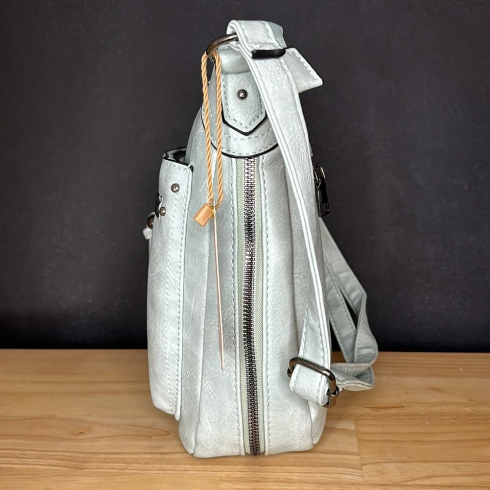 NWT‎ Sam & Hadley Expandable Hobo Bag in Seafoam